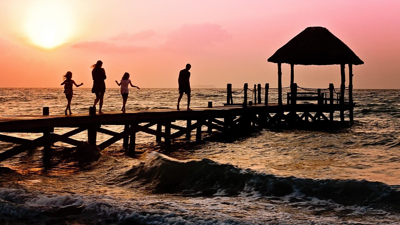 Flor Beach: Your Guide to a Fun Family Day Out