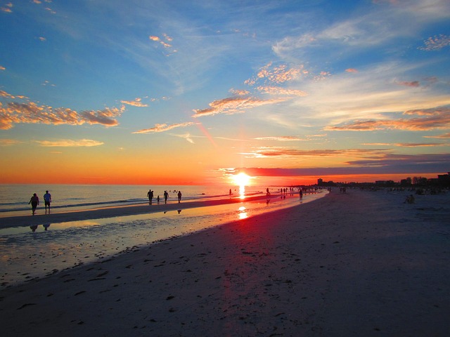 Siesta Key Beach, Florida with white sand and clear blue water (best beaches in the USA)